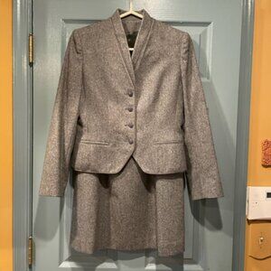 Gray tweed lined woolen blazer and skirt, circa 70s, sz 6, exc. condition